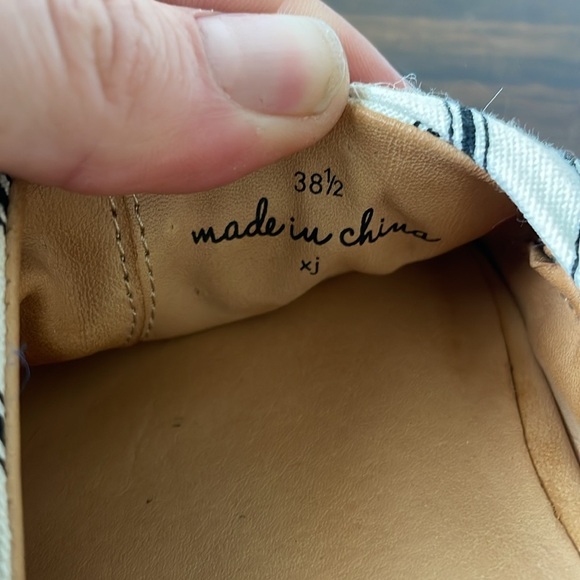 Joie, euro 38.5 US 7-7.5, women’s striped fabric and leather flat slip-on sandal - Picture 8 of 11